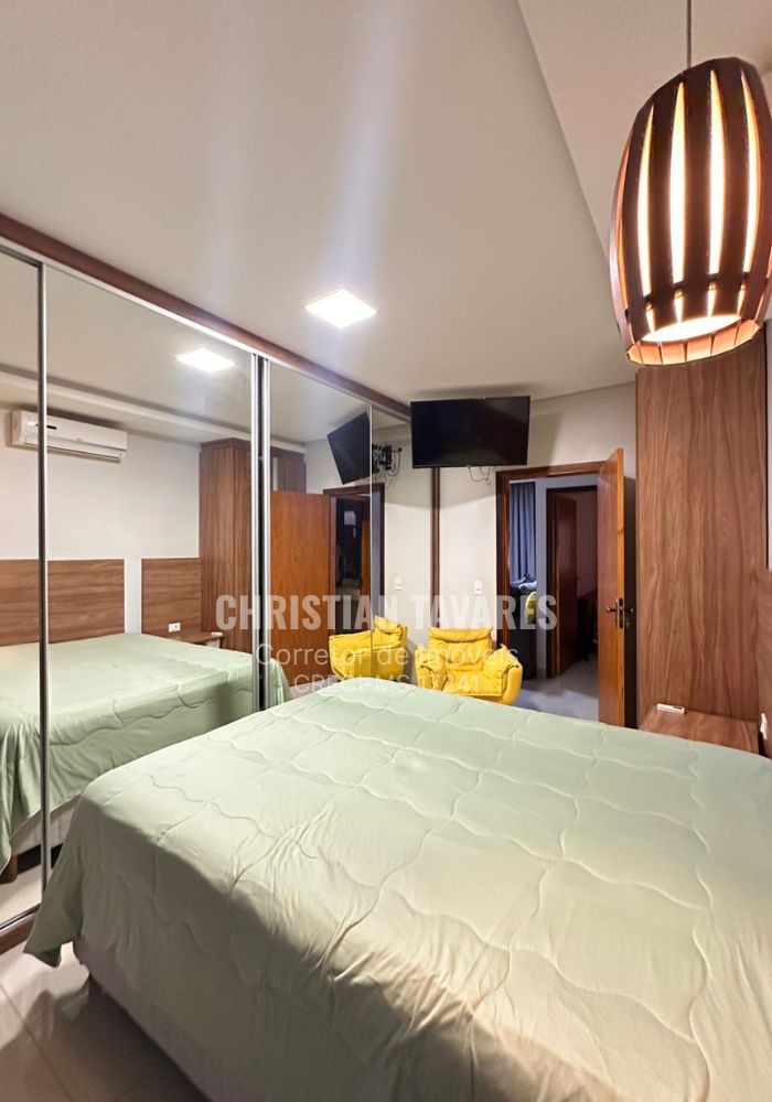 Quarto de casal com móveis planejados no Novo Horizonte